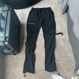 FOREVER 21 CARGO PANTS|BLACK|WORN 2 TIMES|GREAT CONDITION|SIZE (S)MALL (MEN!)